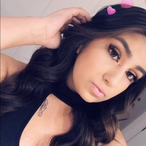 Meet your Posher, Carisma